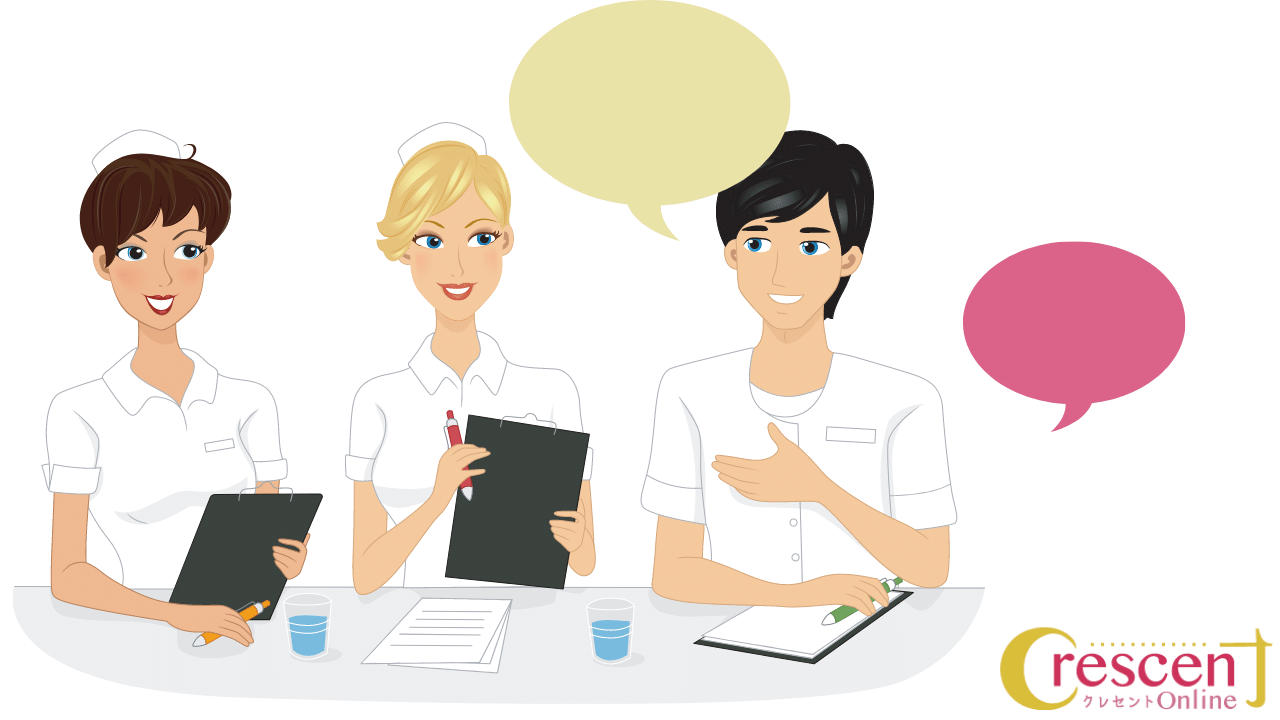 看護師と介護福祉士が情報を共有する